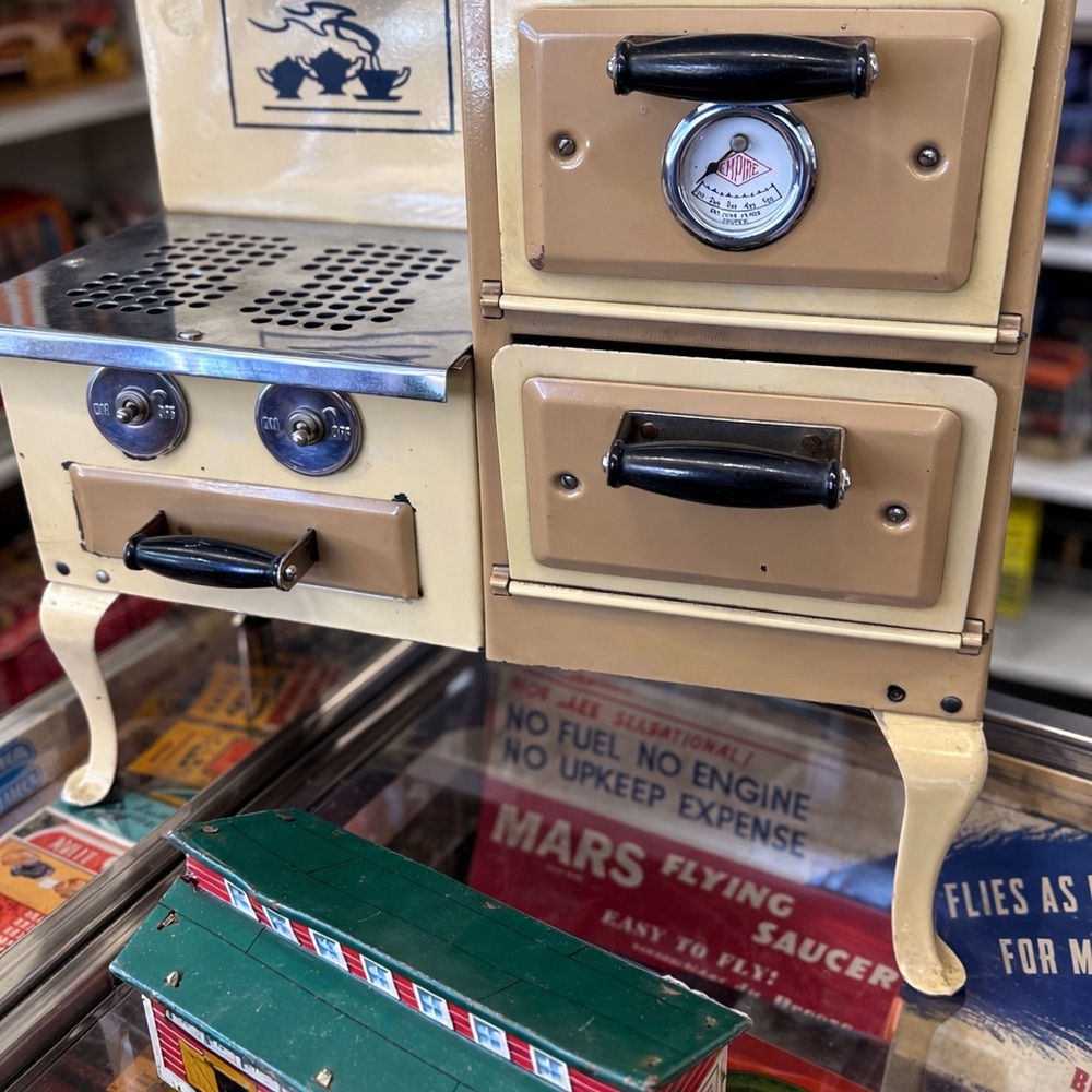 Vintage Shirley Temple Toy Electric Stove Empire Metal Ware Antique 1930s